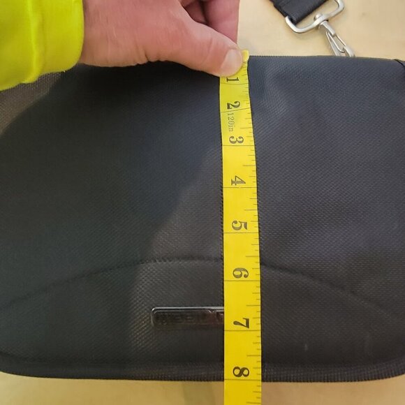 Ativa Mobil IT Ultimate Travel Essential Netbook Caddy - Like New - Picture 13 of 16